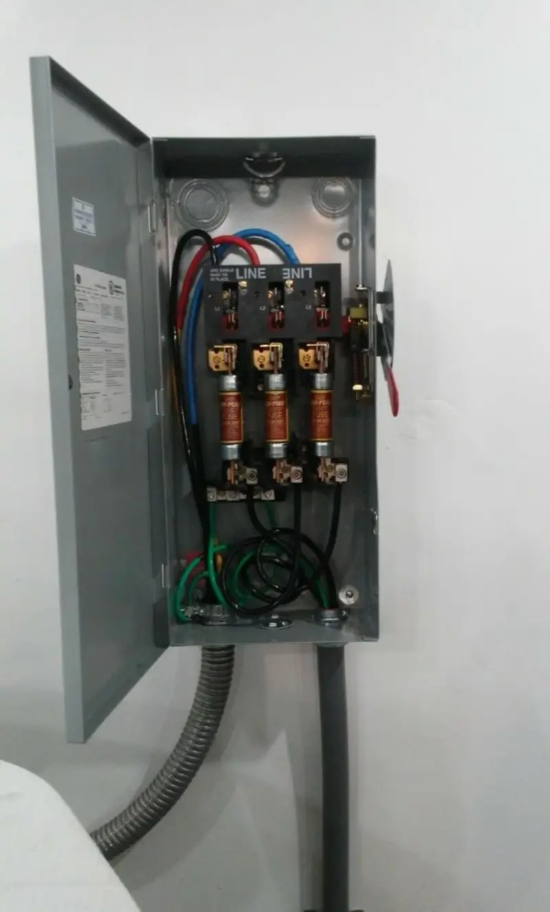 Three-phase disconnect switch installed for Electrical Wiring & Rewiring in Throop